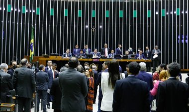 Congresso derruba vetos presidenciais de três leis