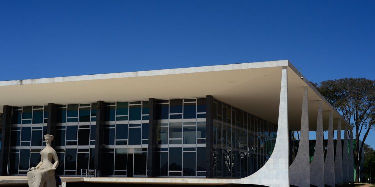 Lei que muda cálculo de gasto com publicidade institucional é suspensa