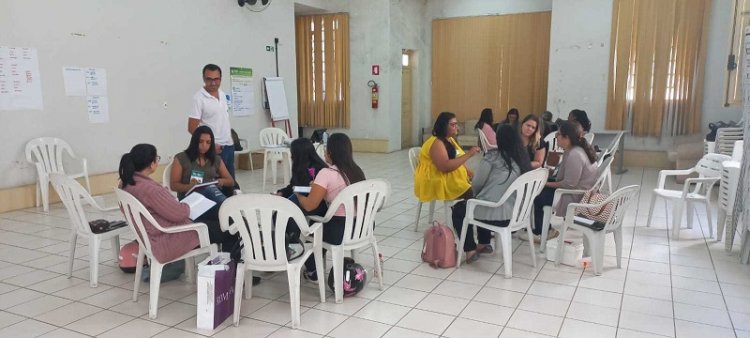 Profissionais da educação de Ubá participam de curso de primeiros socorros