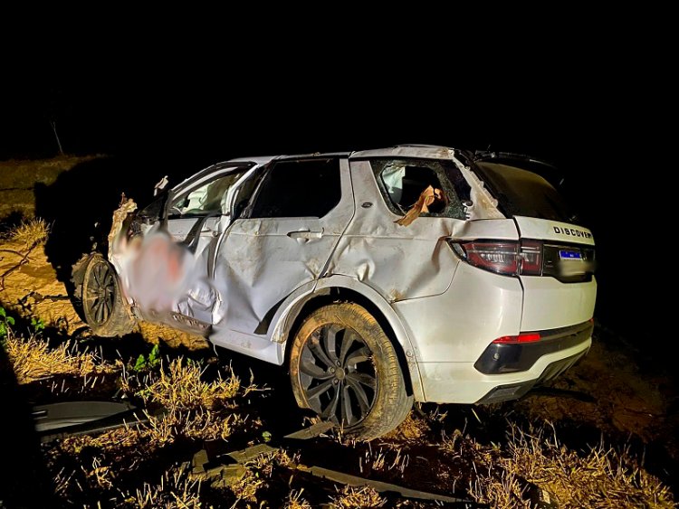 Dois jovens morrem devido a um capotamento na rodovia que liga Ubá a Rodeiro