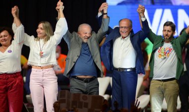 Chapa Lula-Alckmin registra candidatura no TSE