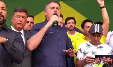 Em comício, Bolsonaro defende excludente de ilicitude para policiais