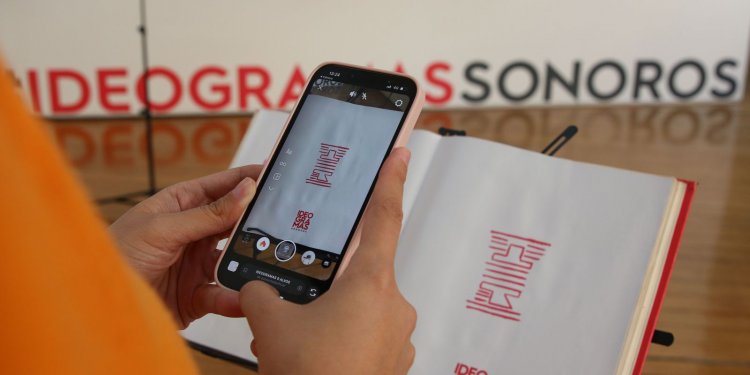 Bibliotecas municipais de SP recebem exposição sobre linguagem