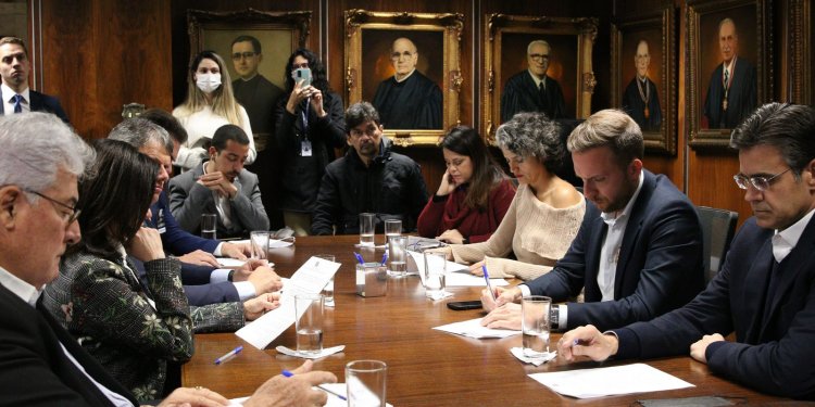 TRE-SP se reúne com candidatos para firmar Compromisso pela Democracia