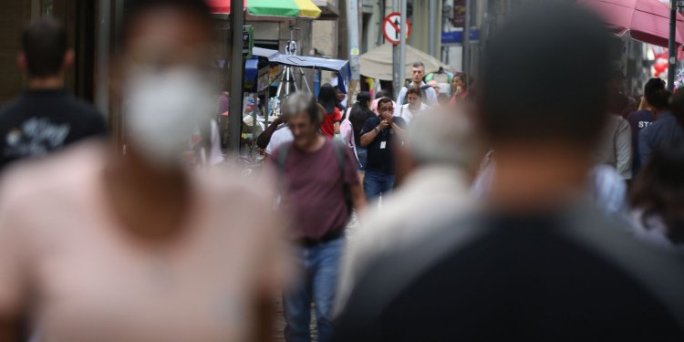 Brasil registra 157 mortes e 21 mil casos de covid-19 em 24 horas