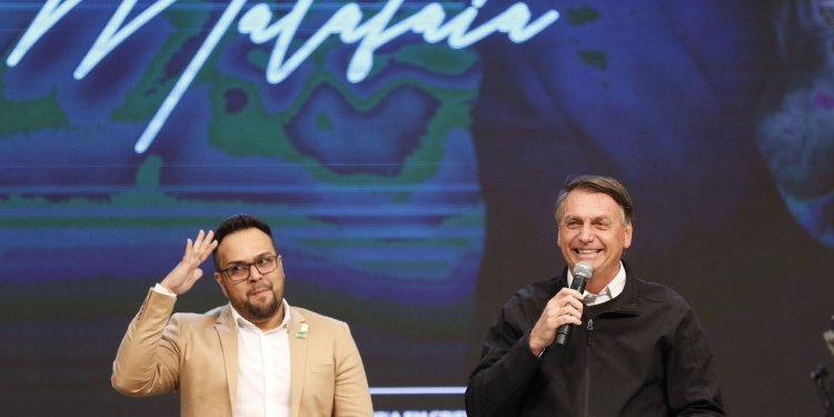 Bolsonaro diz que Brasil terminará ano com inflação de cerca de 6%