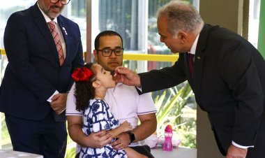 Ministro faz novo apelo para vacinação de crianças contra a pólio