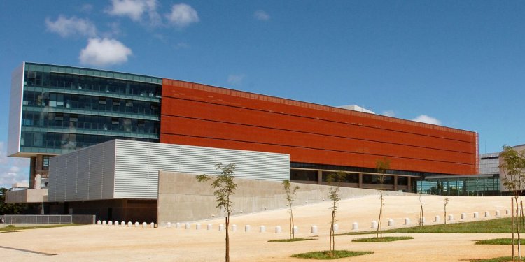 Câmara Legislativa do DF renova metade da bancada de parlamentares