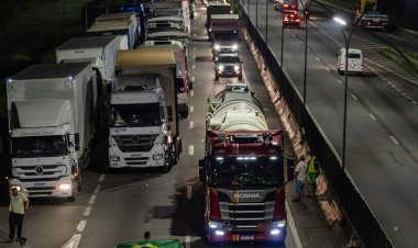 Governadores ordenam desobstrução de rodovias bloqueadas