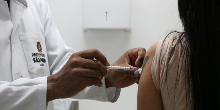 Covid-19: Brasil registra 1.077 casos e seis mortes em 24 horas