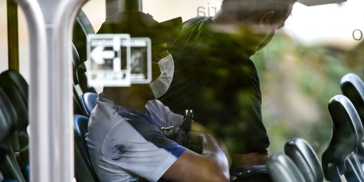 BH determina uso de máscaras em serviços de saúde e transporte