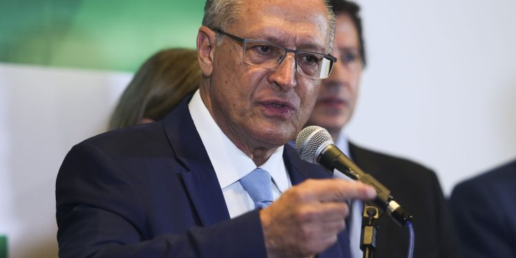 Alckmin anuncia parlamentares para grupos técnicos da transição
