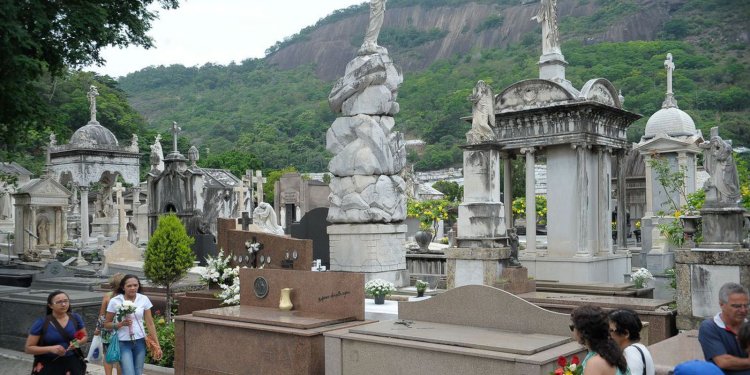 Mortes em 2021 crescem 16,9% no Brasil com covid-19