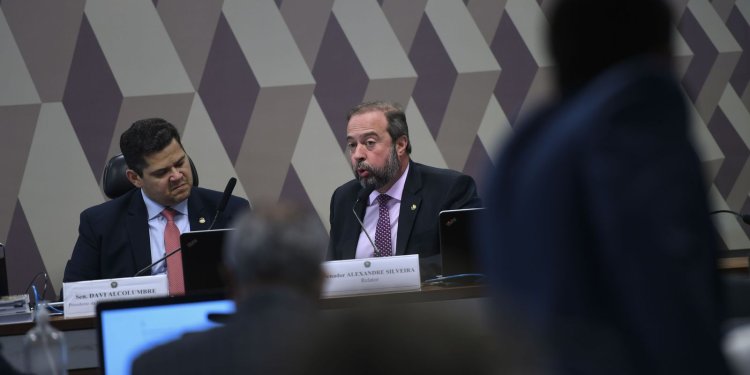 No Senado, CCJ discute a PEC da Transição