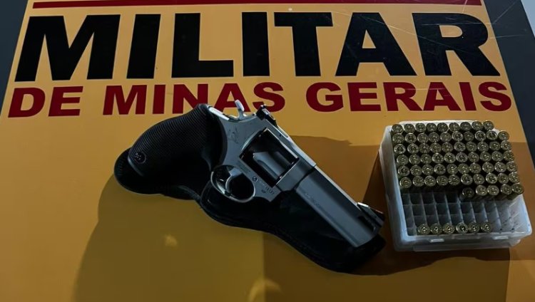 Motorista armado recusa teste do bafômetro e é preso em Rio Pomba