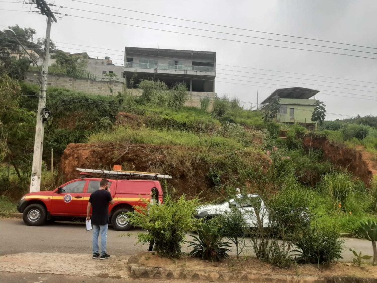 Ubá: Fiscalização realiza ações conjuntas com o Corpo de Bombeiros