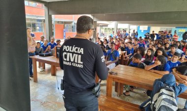 PCMG realiza encontro com estudantes sobre notícias falsas, buylling, atentados a colégios e drogas ilícitas