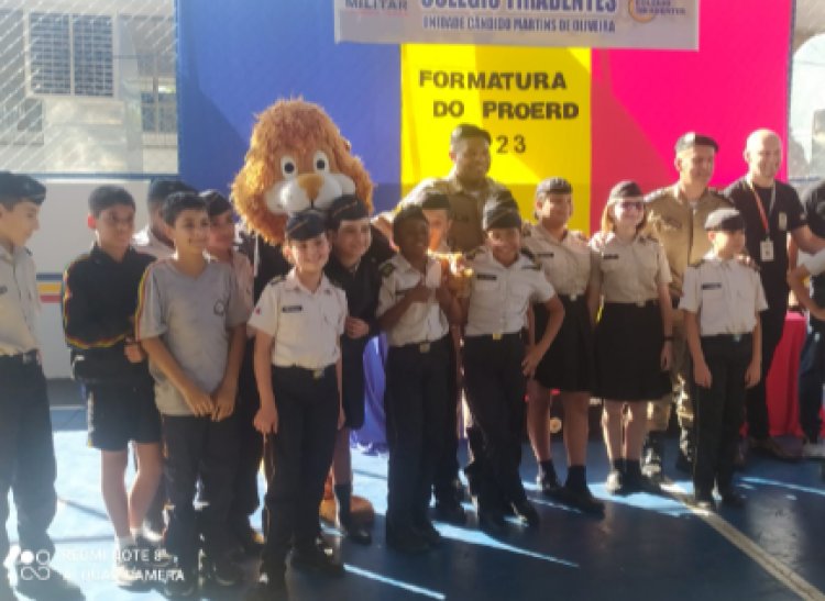 Polícia militar realiza formatura do Proerd no CTPM-Ubá – Unidade Cândido Martins de Oliveira