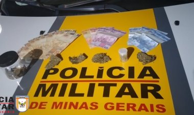 Mulher de 23 anos é presa com maconha e skank em ônibus, em Ubá