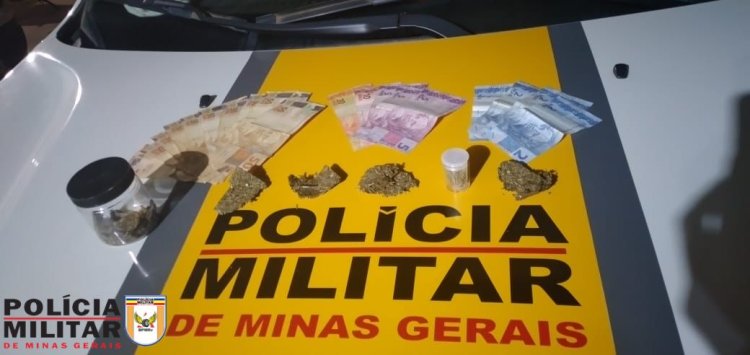 Mulher de 23 anos é presa com maconha e skank em ônibus, em Ubá