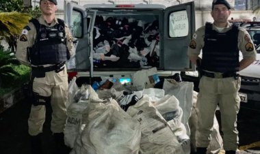 PM recupera 783 calçados saqueados de carreta e prende uma pessoa