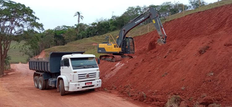 Obras avançam na MG-280, entre Paula Cândido e Divinésia, na Zona da Mata