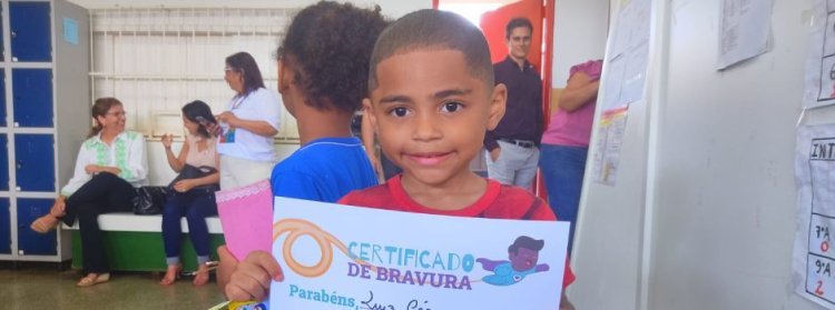 Governo de Minas vacina crianças e adolescentes em ações nas escolas