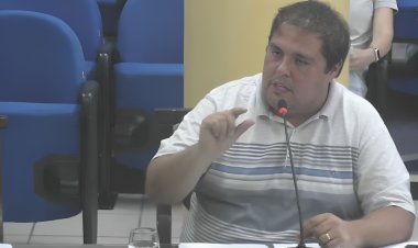Vereador José Damato apresenta projeto que obriga identificação e remoção de cabos nos postes em desuso