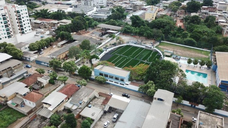 Campo do Clube Praça de Esportes de Ubá recebe gramado sintético