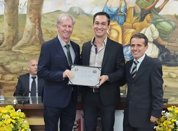 João Paulo Ciribeli recebe título de Cidadania Honorária de Ubá