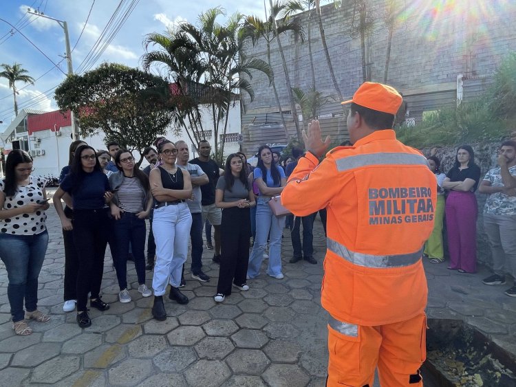 Ubá: Servidores participam de capacitação de Combate à Incêndios e Primeiros Socorros