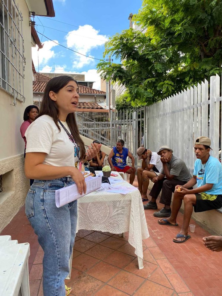 Ubá: Saúde mental é tema de ação para população em situação de rua