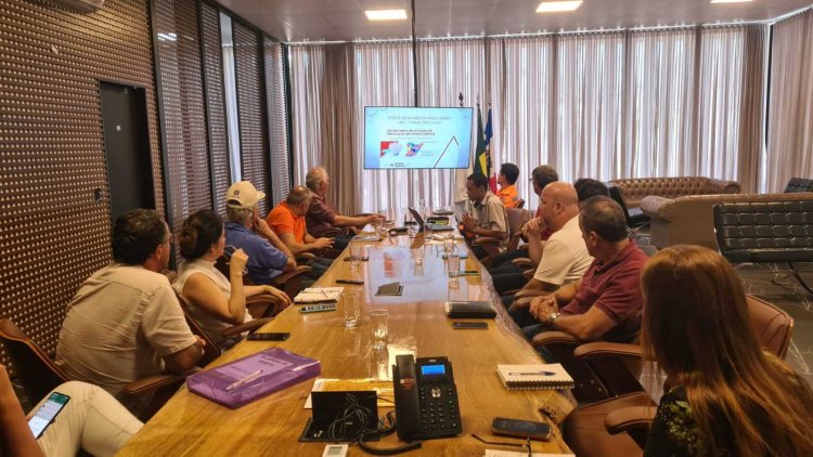 Reunião marca início da organização do JEMG em Ubá