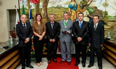CMU realiza solenidade de entrega da Medalha Fernando da Mota