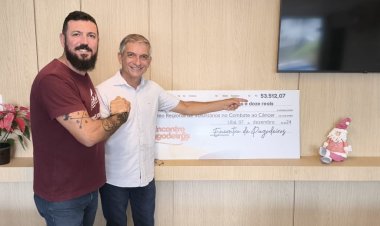 Natal da Ferrari faz entrega simbólica ao Núcleo do Câncer de valor arrecadado com patrocinadores no Encontro de Pagodeiros