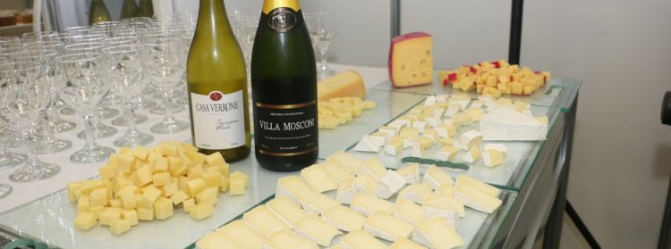 Do presente ao prato da ceia: saiba como integrar o queijo à mesa nas festas de fim de ano