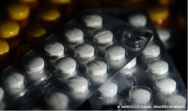 Juiz suspende norma que autoriza farmacêuticos a prescreverem remédios