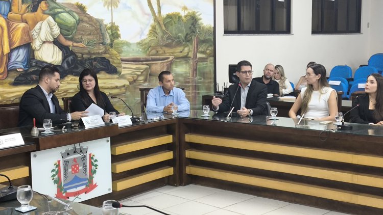 Fibromialgia em debate: Dr. Carlos Eduardo Sardinha esclarece e emociona durante audiência pública na Câmara Municipal de Ubá