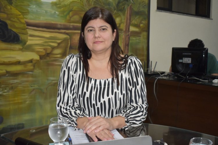 Vereadora Aline Melo apresenta requerimentos voltados à saúde e cidadania