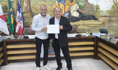 Câmara Municipal de Ubá homenageia o ex-prefeito de Rodeiro, Luiz Antônio Medeiros, com Moção de Aplausos