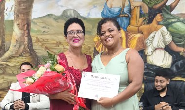 Atuação na saúde e dedicação comunitária marcam homenagem no Diploma Mulher 2026 em Ubá