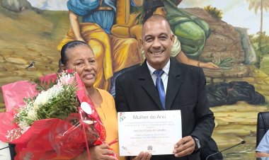 Ana das Graças de Carvalho Morais é homenageada com o Diploma Mulher 2026 em Ubá