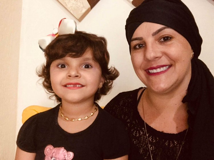 Mãe e filha vencem o câncer juntas e emocionam ao homenagear idealizador da Fundação Cristiano Varella durante toque do sino