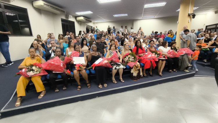 Câmara de Ubá realiza sessão extraordinária em homenagem ao Dia Internacional da Mulher