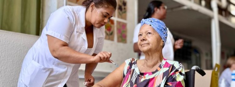 Minas Gerais mobiliza 96% dos municípios em Dia D de reforço da vacinação contra a gripe